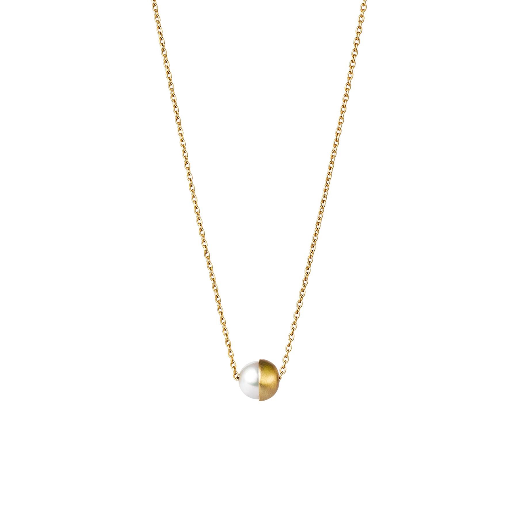 18 Karat Yellow Gold Akoya Pearl Necklace For Sale