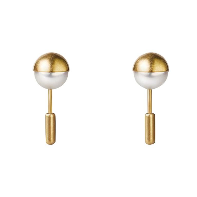 18 Karat Yellow Gold Akoya Pearl Pair Earrings For Sale