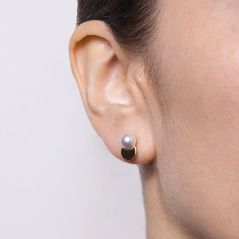 18 Karat Yellow Gold Akoya Pearl Reversible Stud Earrings For Sale at