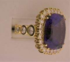 18 Karat Yellow Gold, Amethyst '16.12 Carat', Diamond '2.86 Carat' Ring