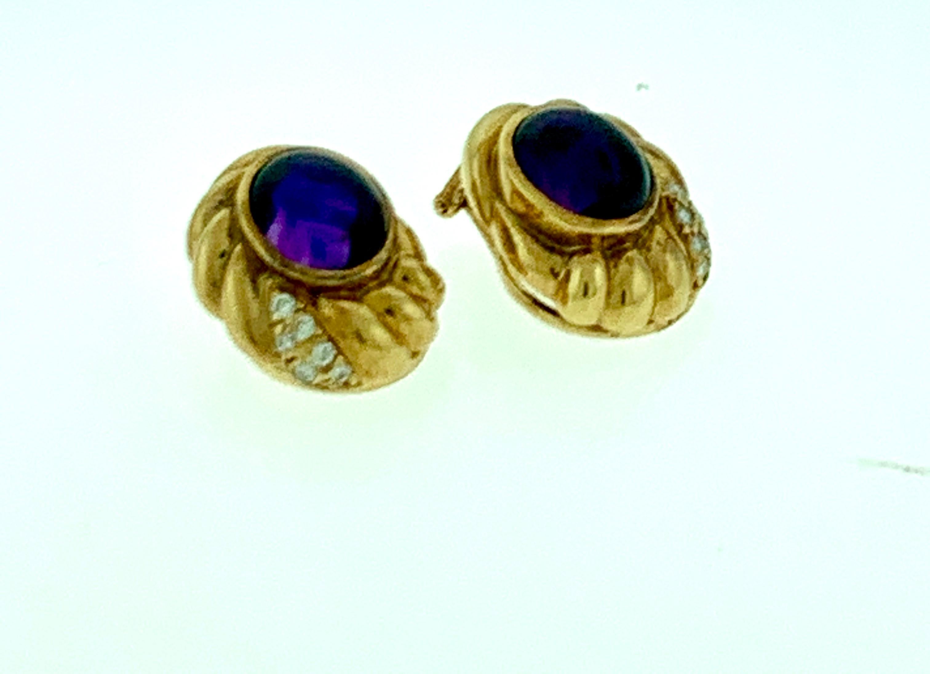 18 Karat Yellow Gold Amethyst and Diamond Stud Earrings In Excellent Condition For Sale In New York, NY