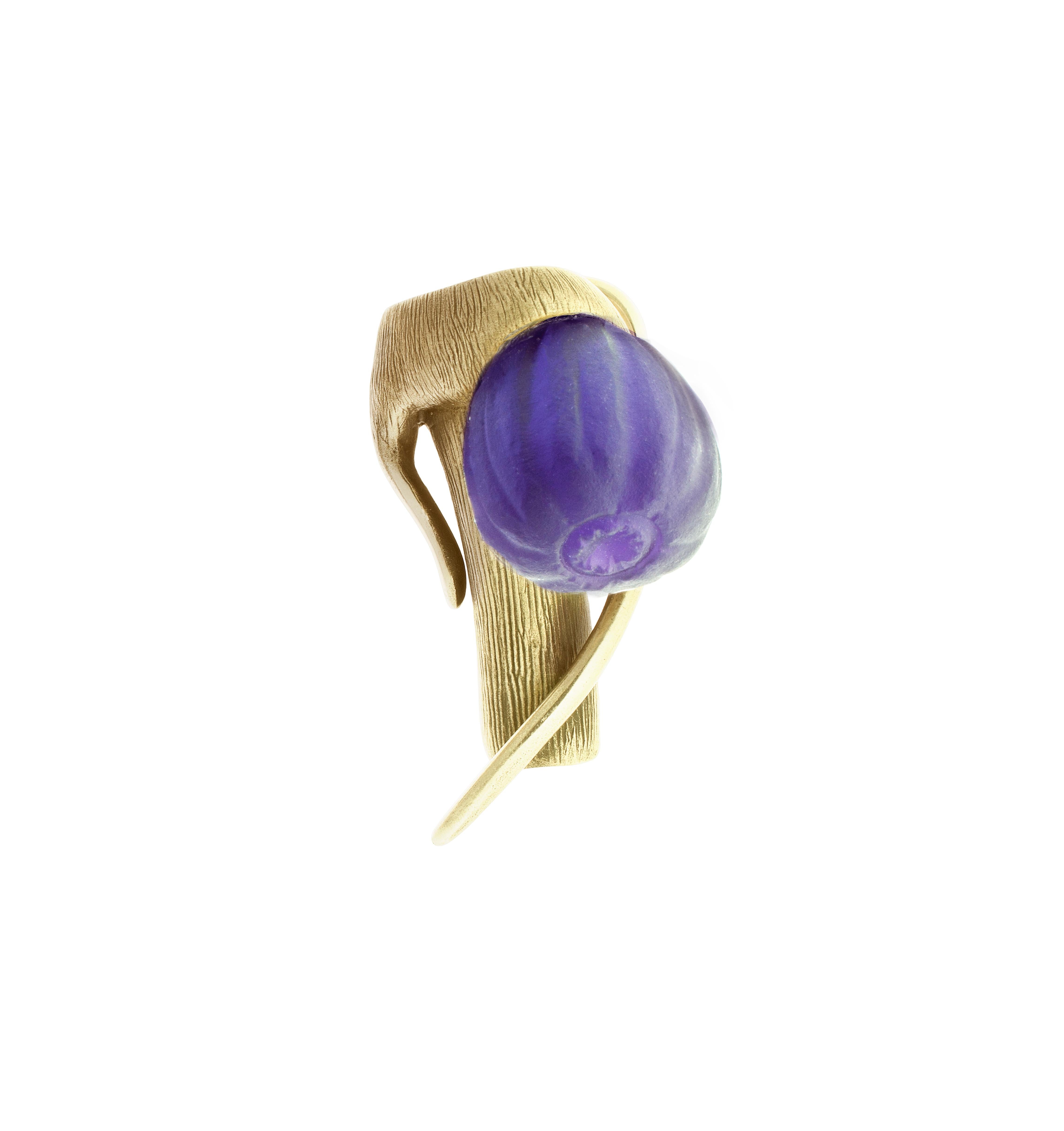 Harper's Bazaar Broche sculpturale en or jaune et améthyste en vente 1