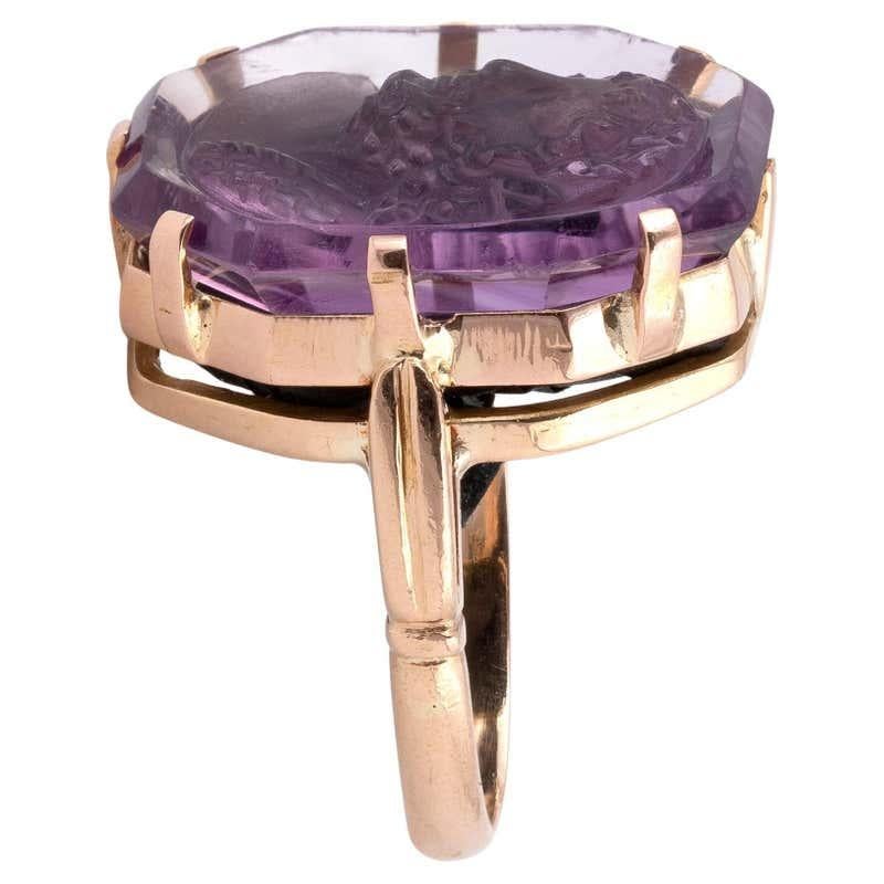 Anillo de oro amarillo de 18 quilates con camafeo de amatista San Juan Bautista Obispo Corte esmeralda
