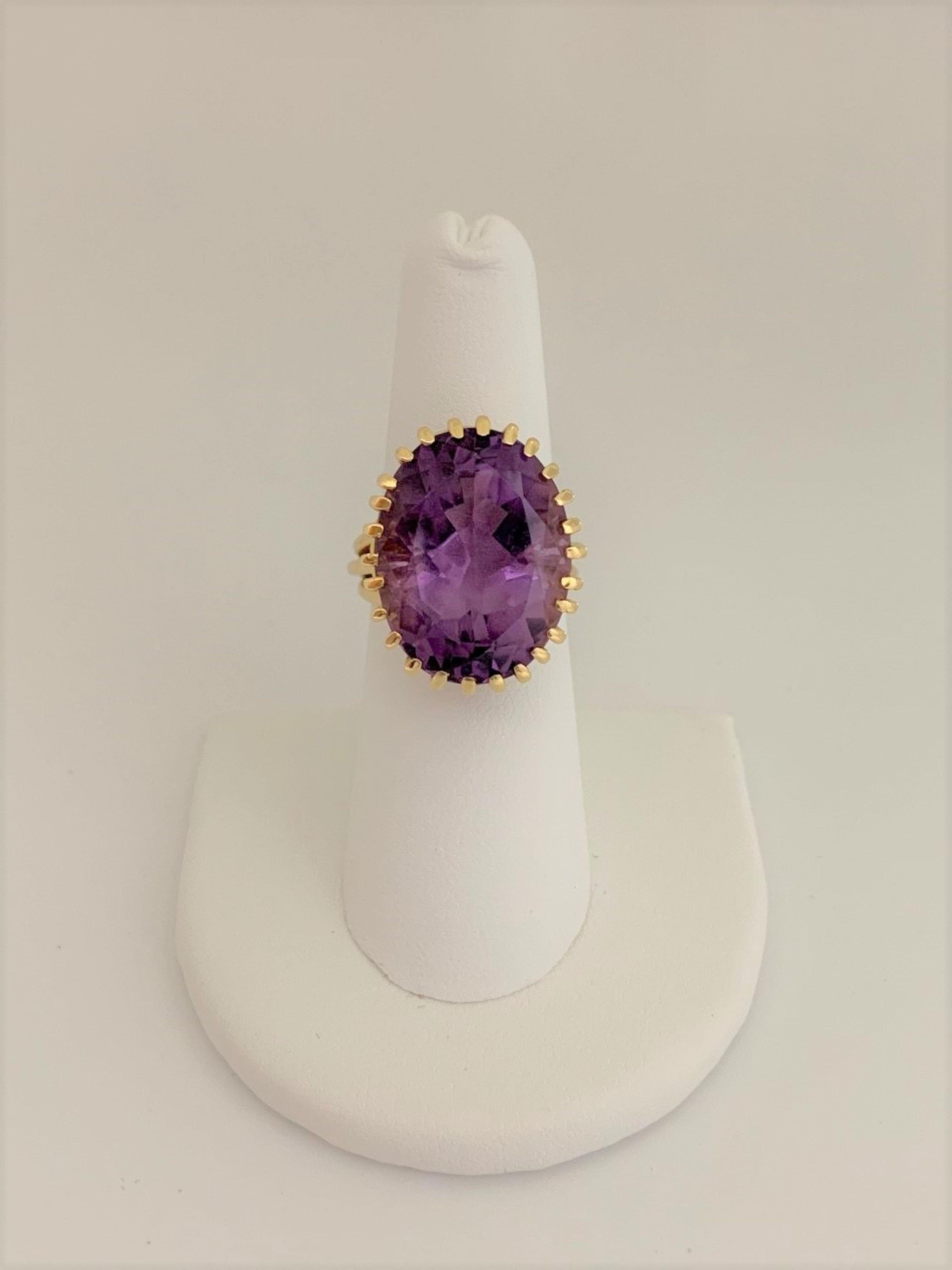 18 Karat Yellow Gold Amethyst Fashion Ring For Sale 1