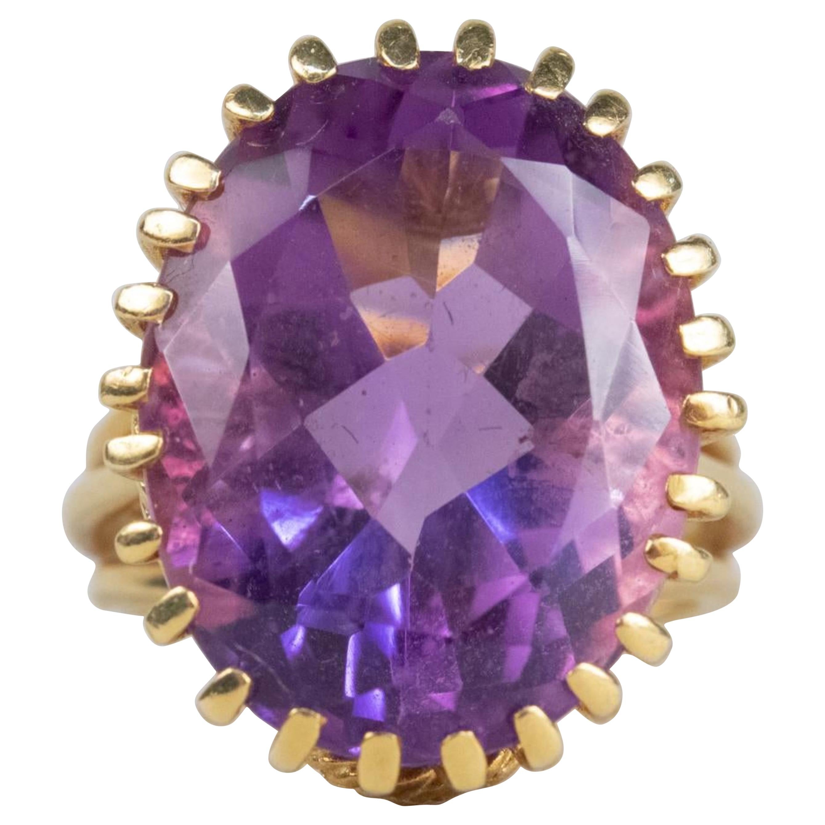 18 Karat Yellow Gold Amethyst Fashion Ring For Sale