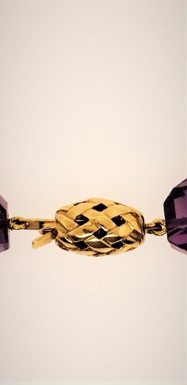 18 Karat, Yellow Gold Amethyst Necklace In New Condition For Sale In Boca Raton, FL