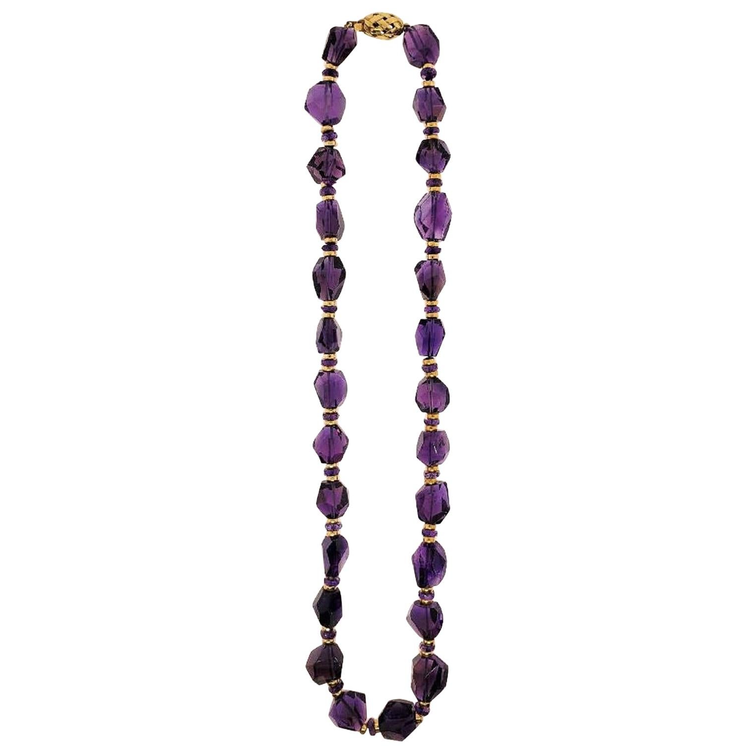 18 Karat, Yellow Gold Amethyst Necklace For Sale