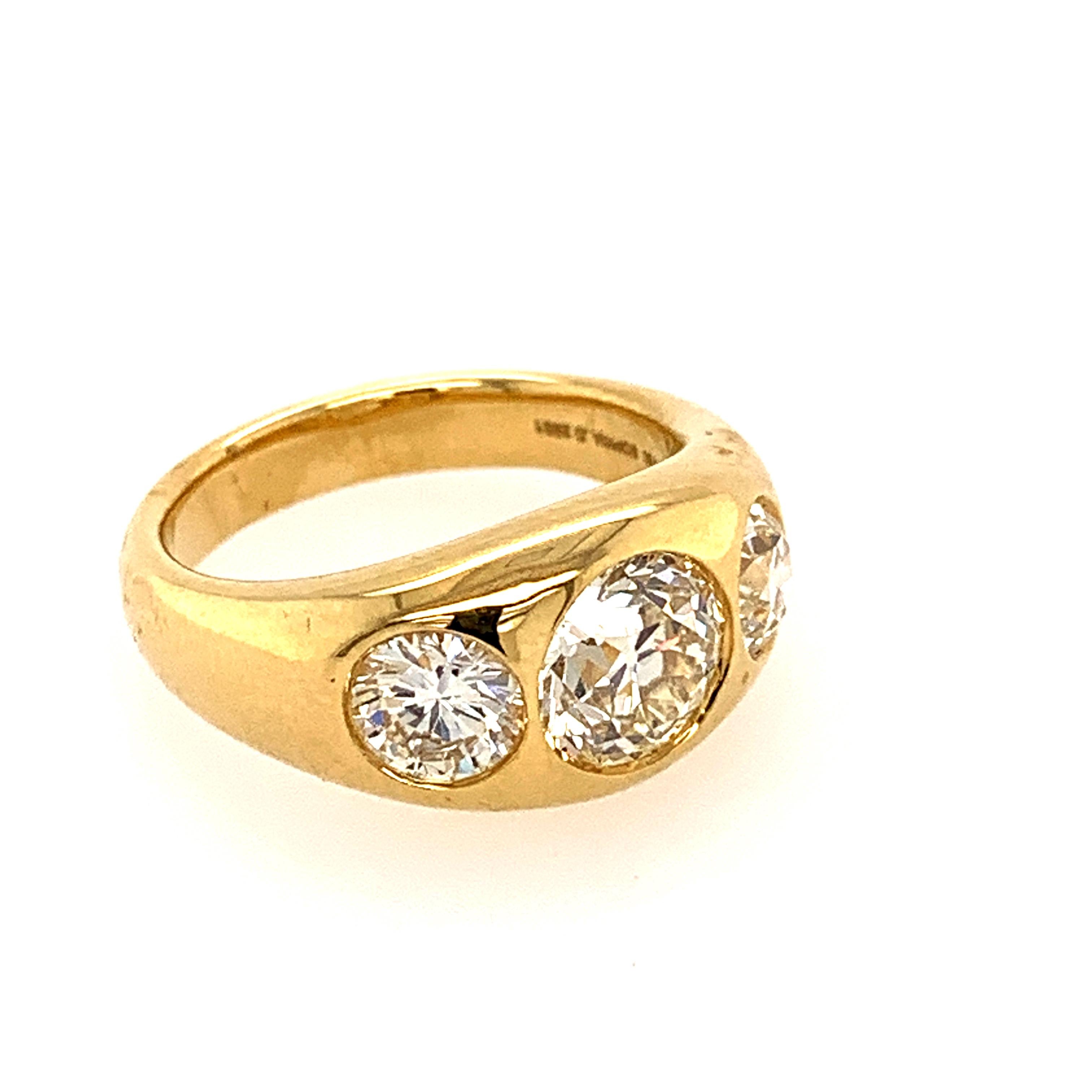 Women's or Men's 18 Karat Yellow Gold with 1.45 Carat Center Round Diamond Gypsy Ring