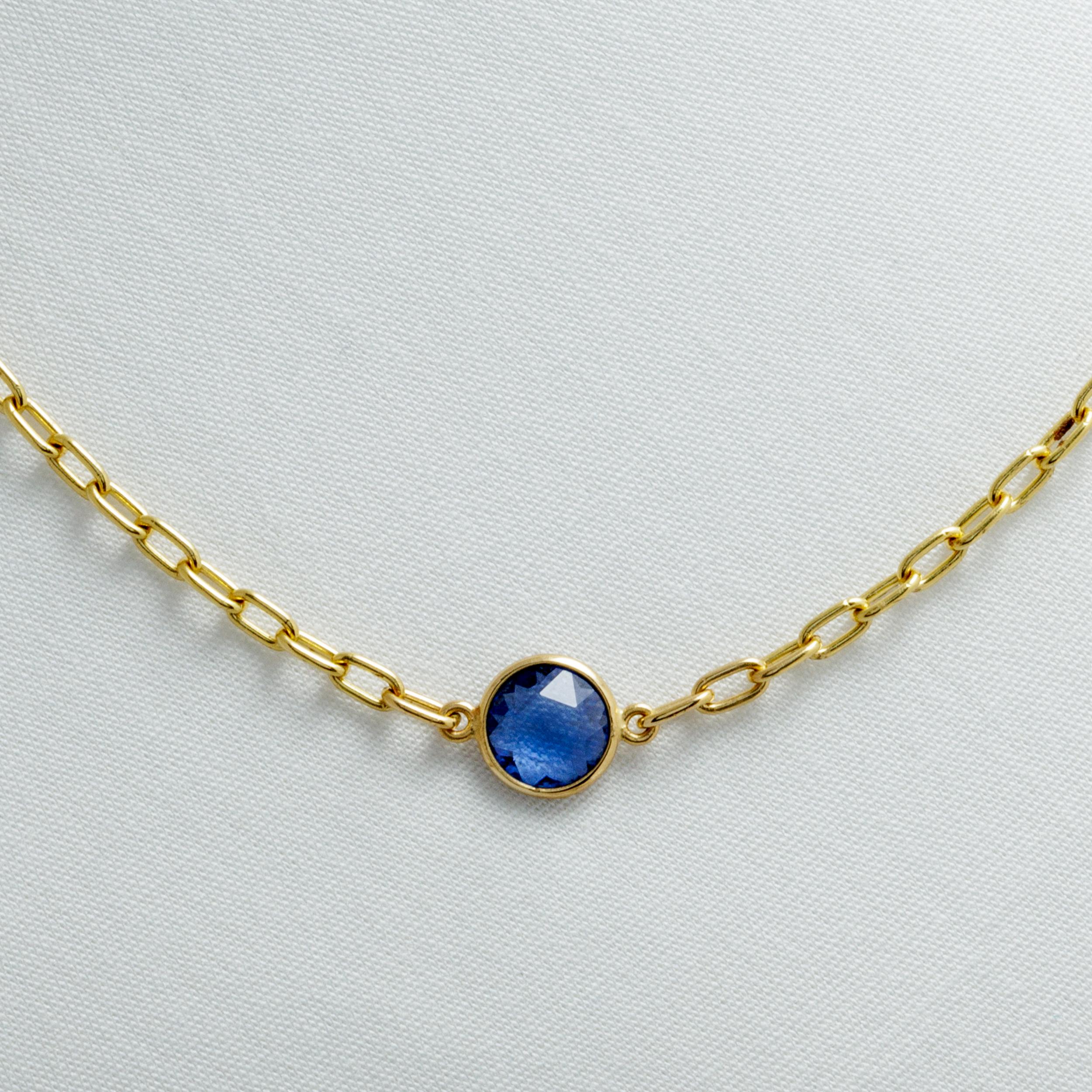 Brilliant Cut 18 Karat Yellow Gold and a 0.90 Carat Ceylon Sapphire Chain Necklace For Sale
