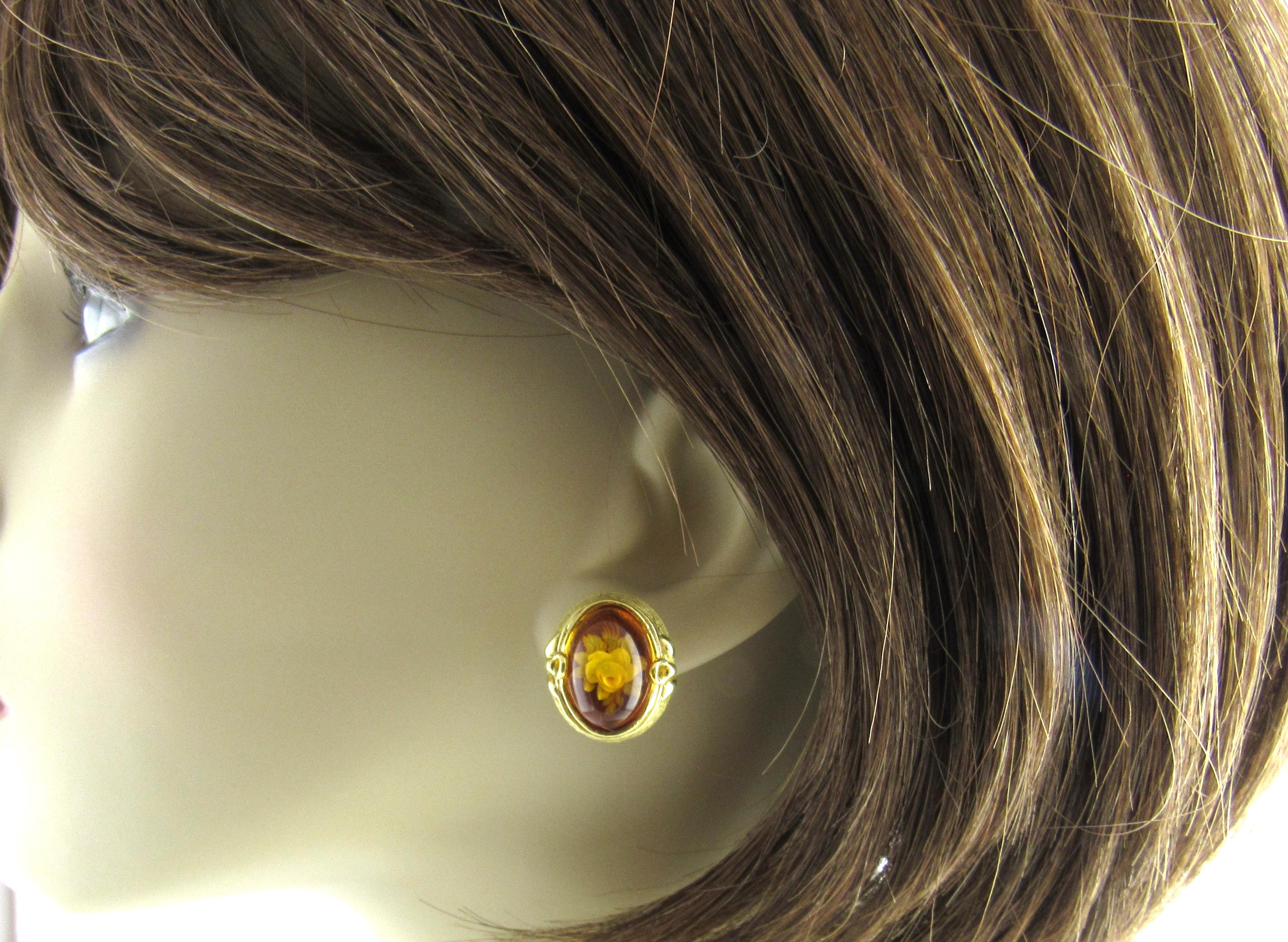 18 Karat Yellow Gold and Amber Floral Earrings 4