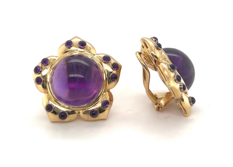 Cabochon 18 Karat Yellow Gold and Amethyst Flower Earclips For Sale