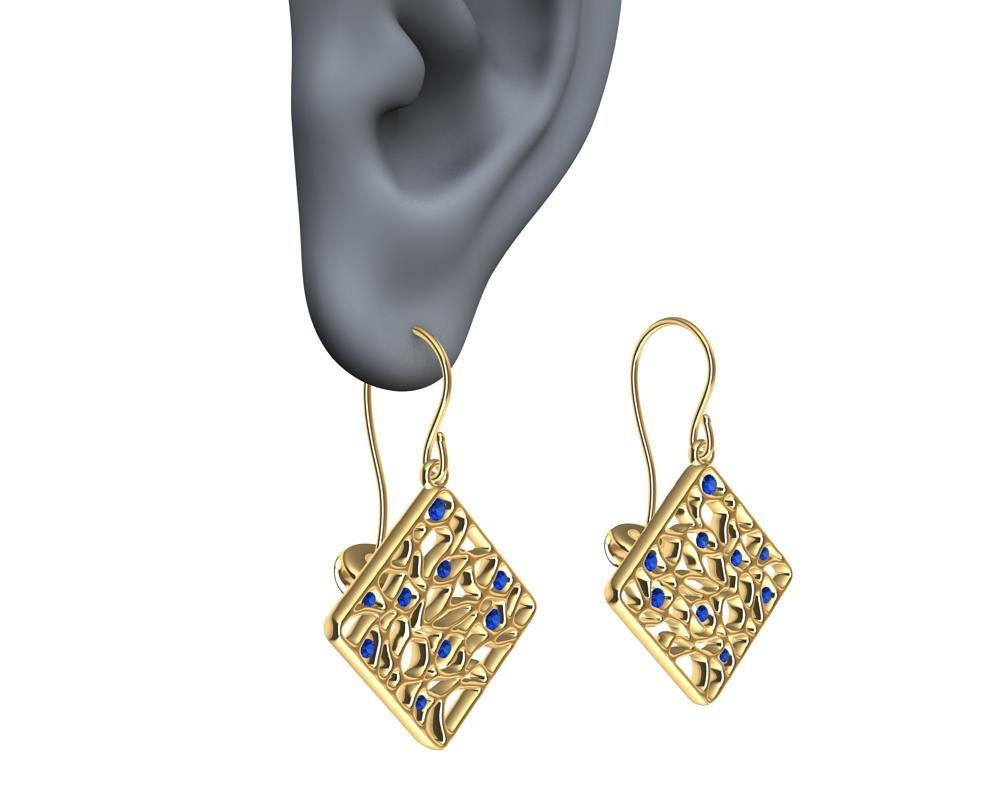 18 Karat Yellow Gold and Blue Sapphires Seaweed Dangle Earrings In New Condition For Sale In New York, NY