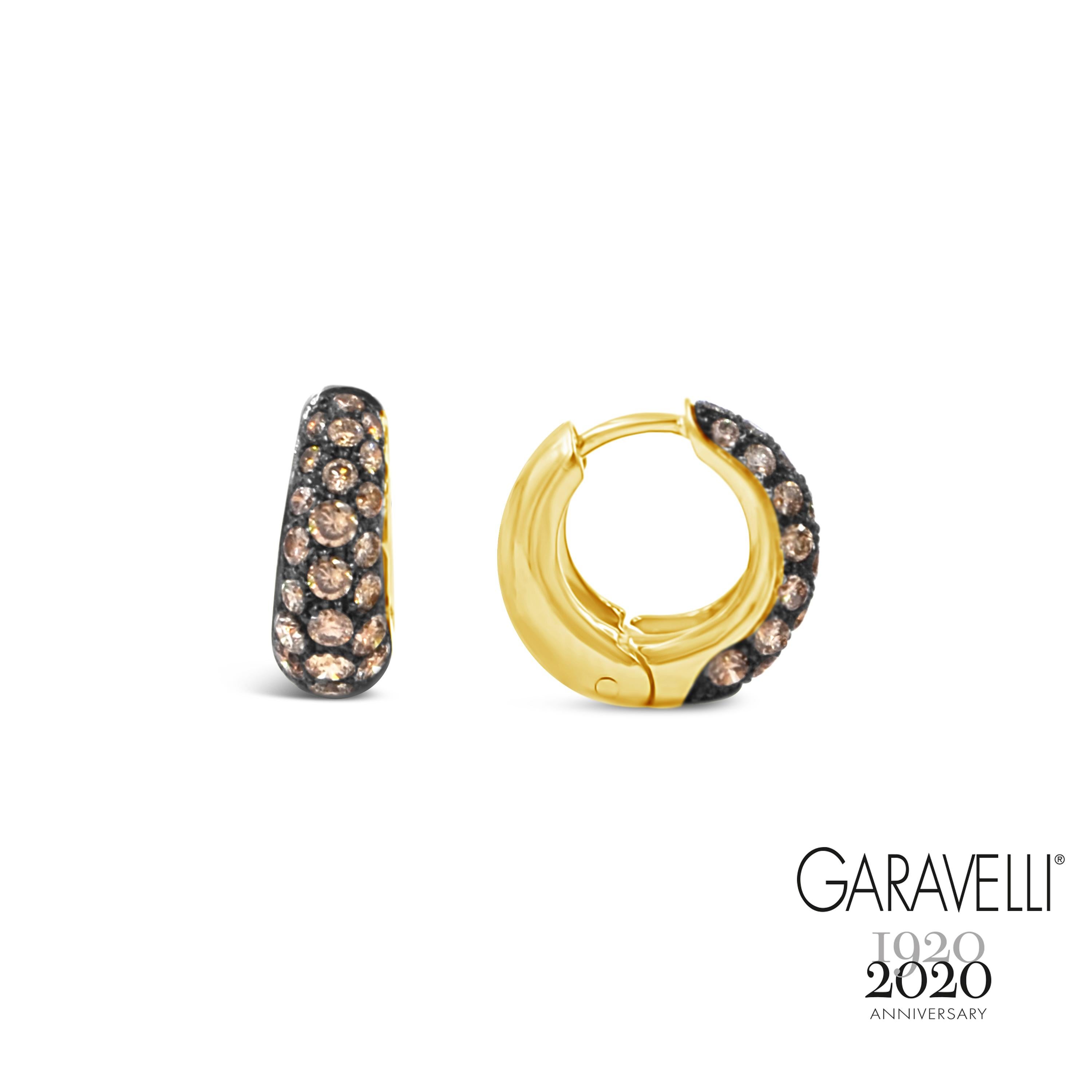 18 Karat Yellow Gold and Brown Diamonds Pavè Garavelli Huggie Earrings 3