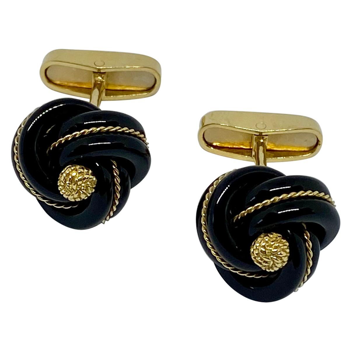 Gemelos Nudo de Amor de Oro Amarillo de 18 Kilates y Ónix Negro Tallado de Steven Fox