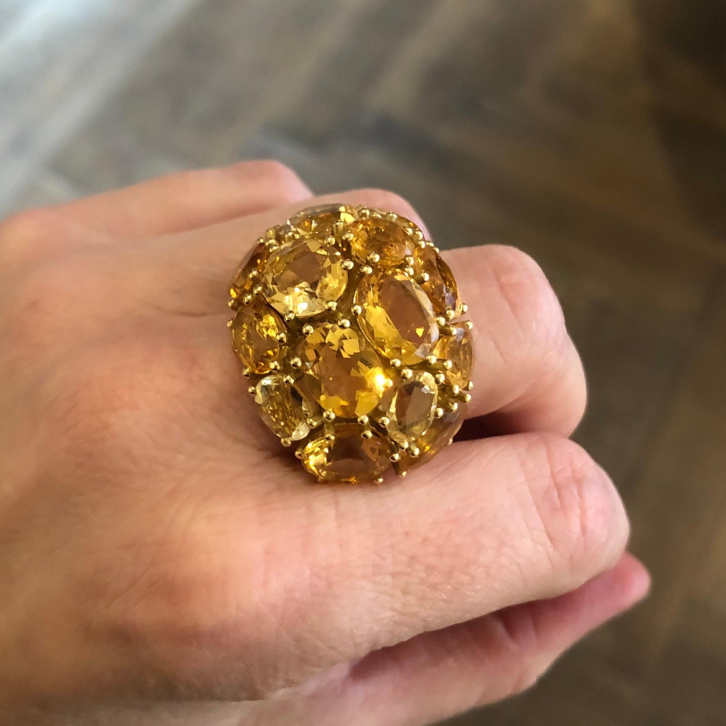 18 Karat Yellow Gold and Citrine Cocktail Ring, circa 2000 In Good Condition For Sale In Zurich, CH