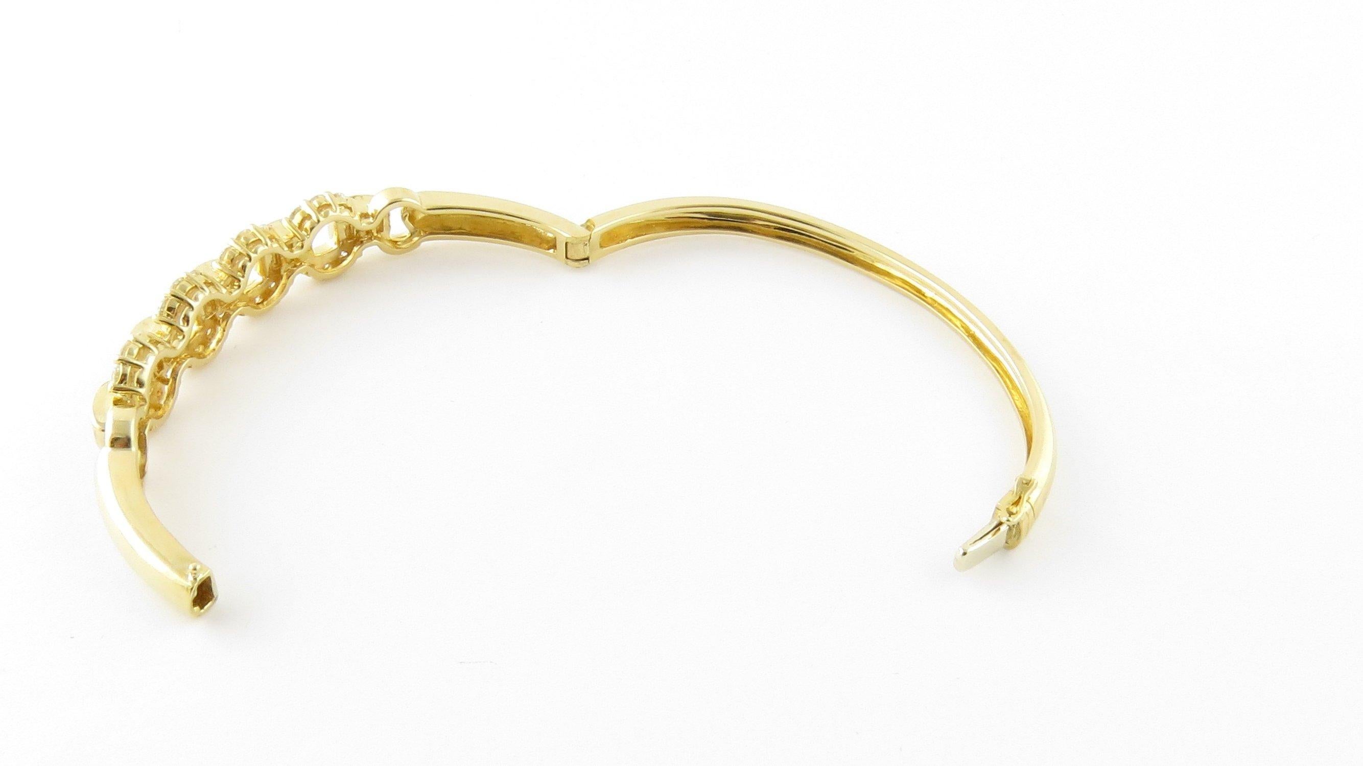 18 Karat Yellow Gold and Diamond Bangle Bracelet In Good Condition In Washington Depot, CT