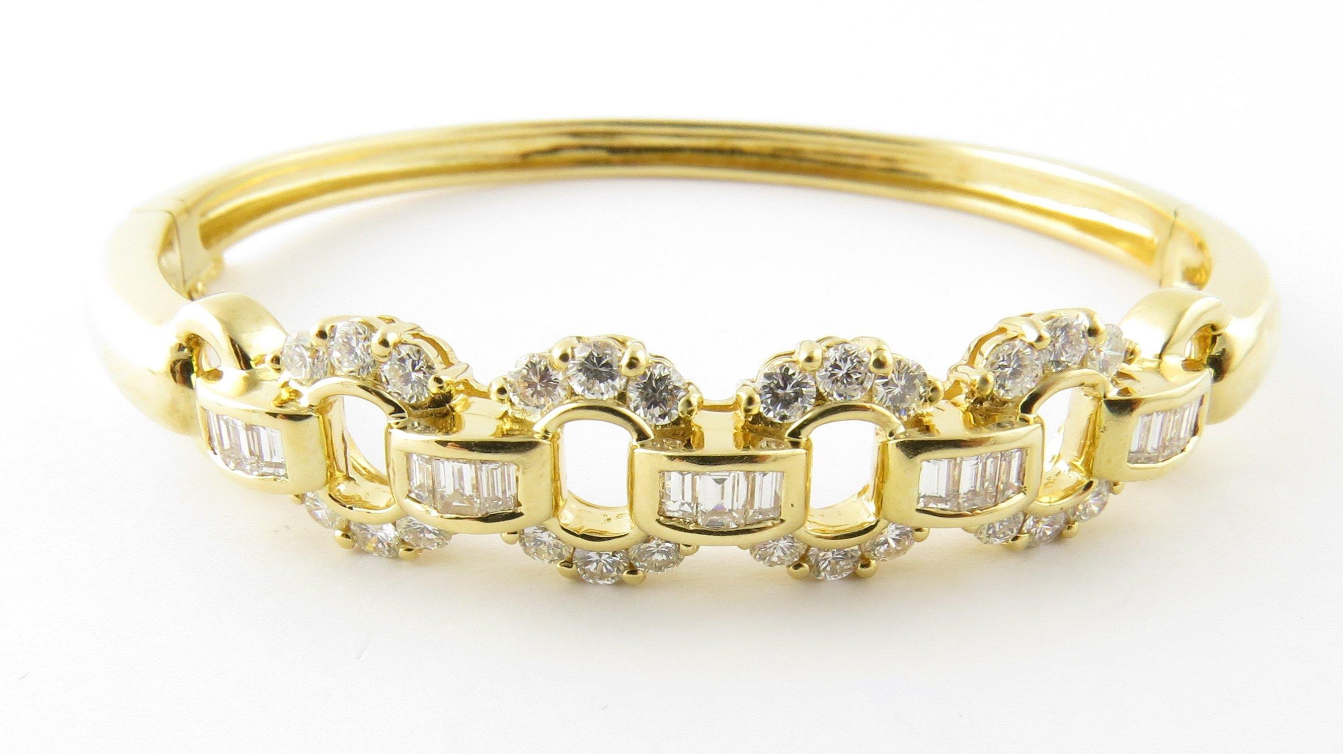 18 Karat Yellow Gold and Diamond Bangle Bracelet 5