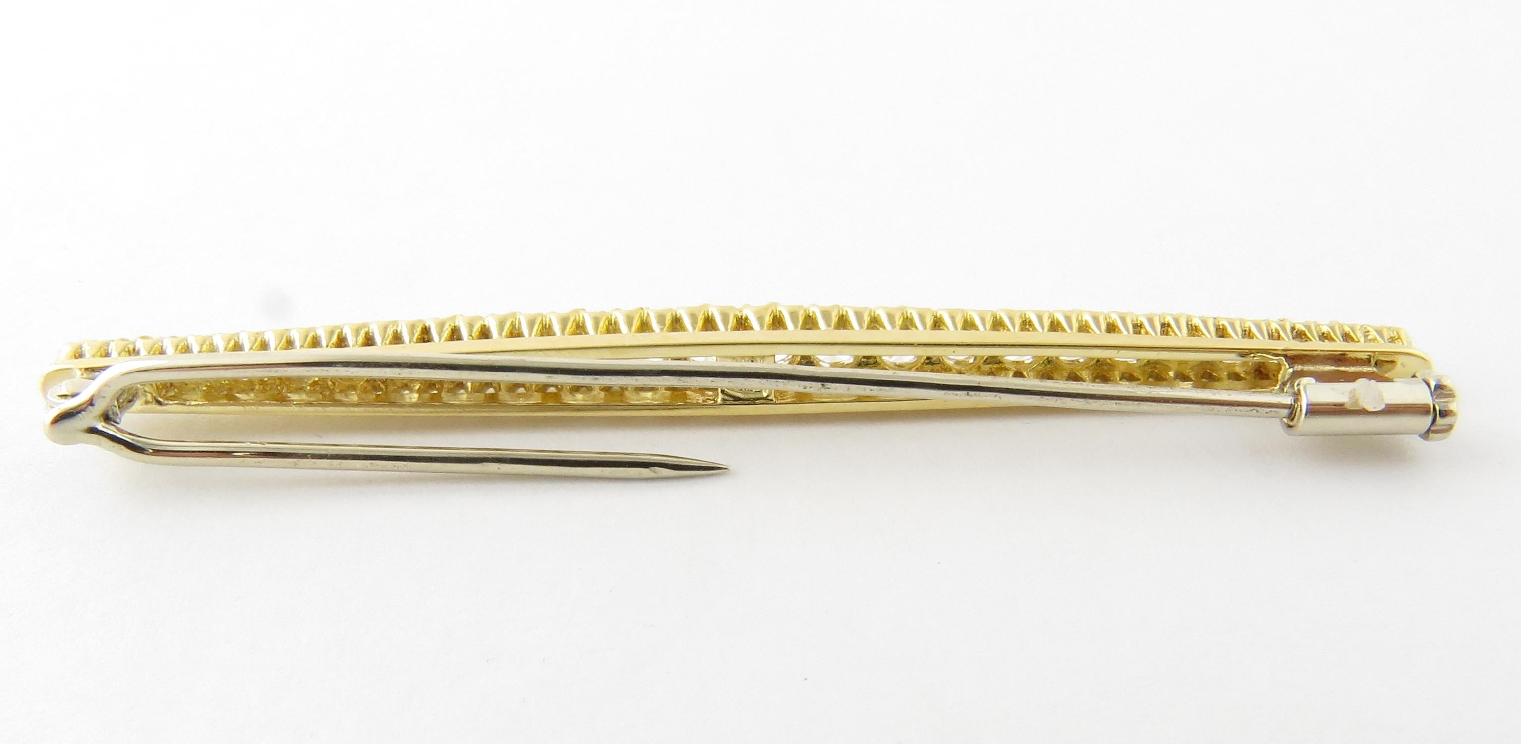 18 Karat Yellow Gold and Diamond Bar Pin In Good Condition In Washington Depot, CT