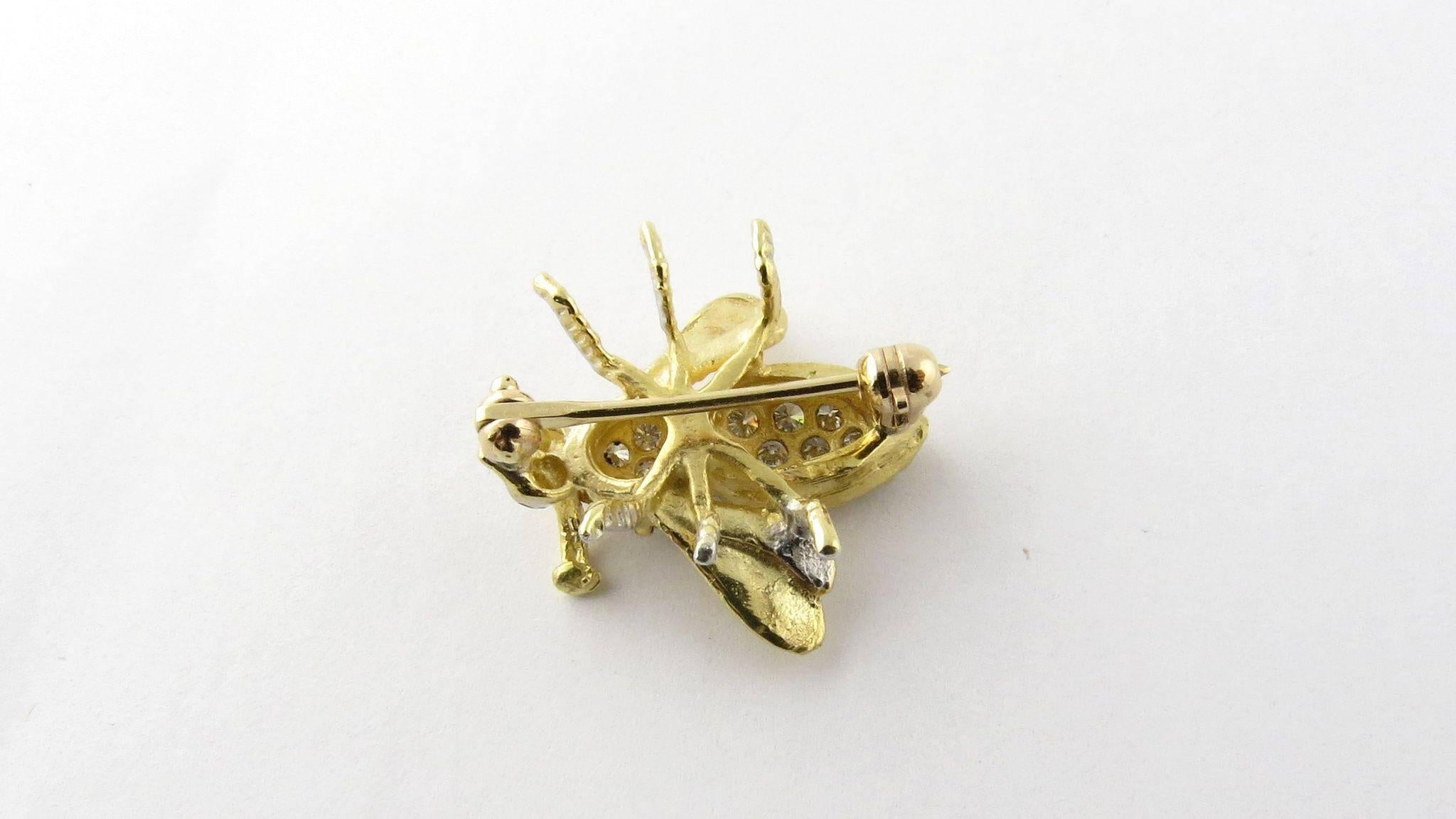 18 Karat Yellow Gold and Diamond Bee Brooch Pin In Excellent Condition In Washington Depot, CT