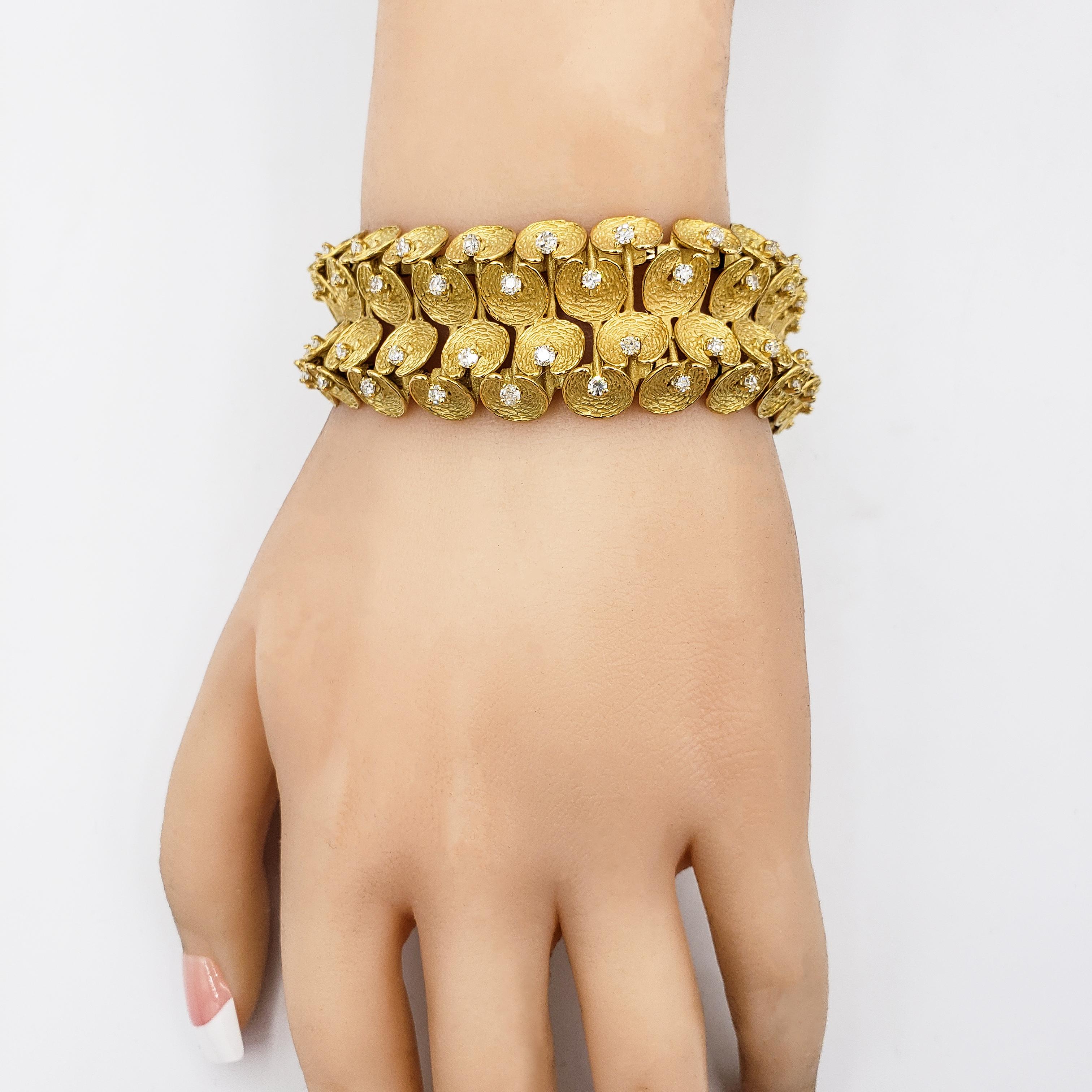 Round Cut 18 Karat Yellow Gold and Diamond Bracelet