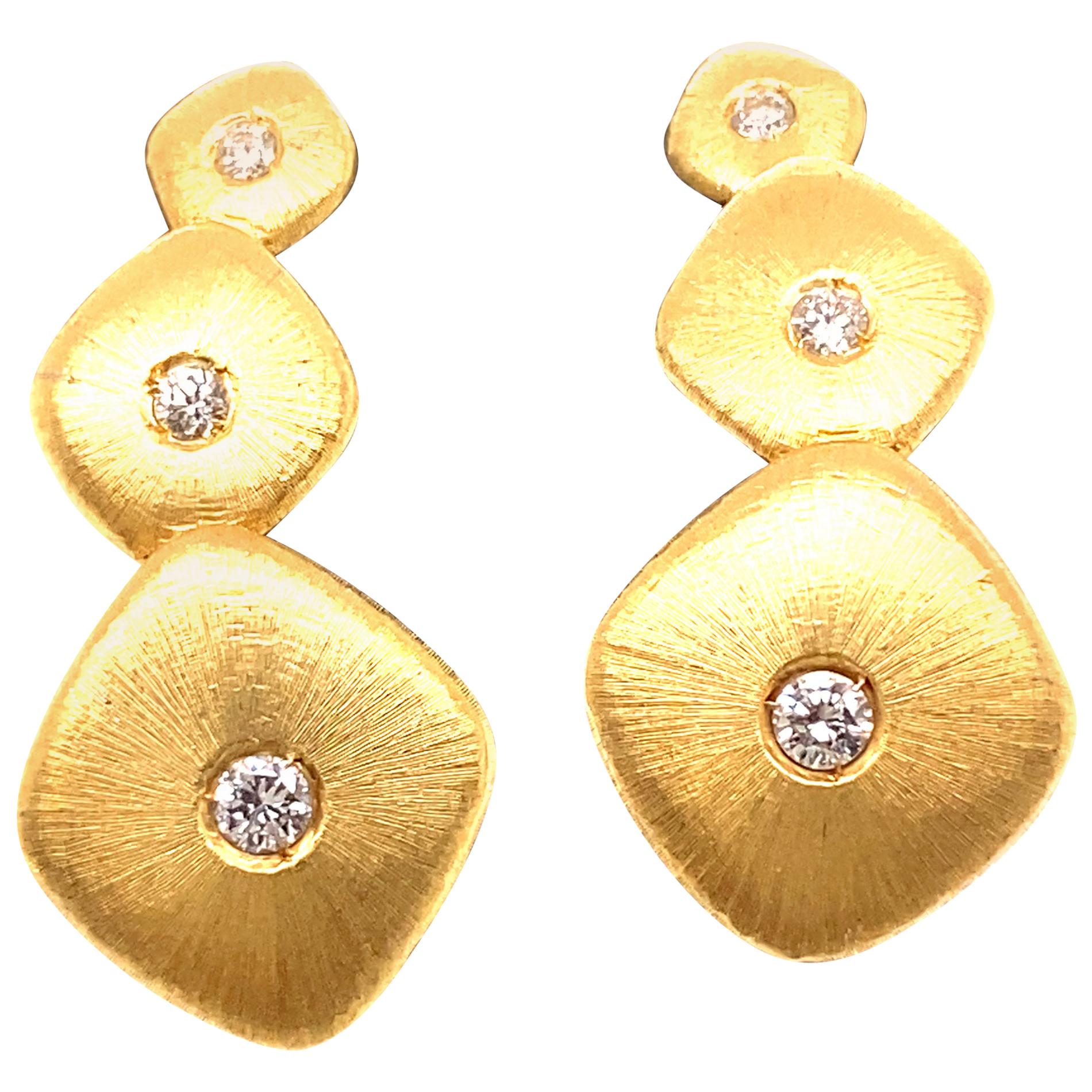 Classic Buccellati Scacchi Diamond Gold Hoop Earrings at 1stDibs