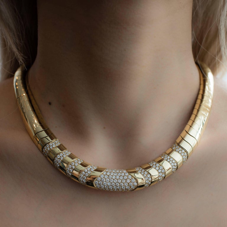 18 Karat Yellow Gold and Diamond Collar Vintage Estate ... (768 x 768 Pixel)