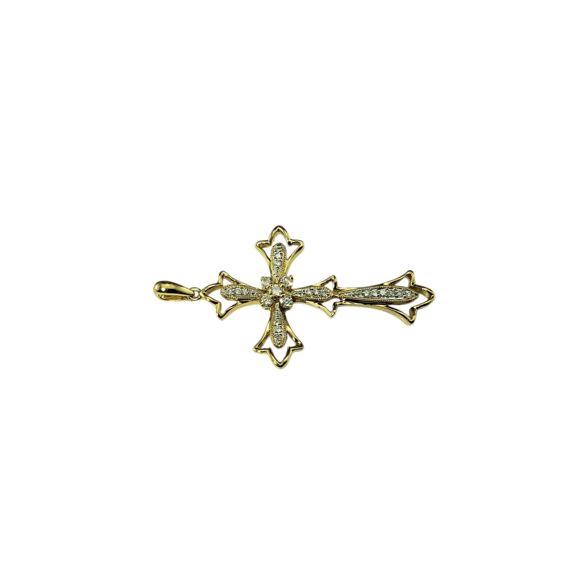 Colgante de oro amarillo de 18 quilates y cruz de diamantes #20505 Corte brillante en venta