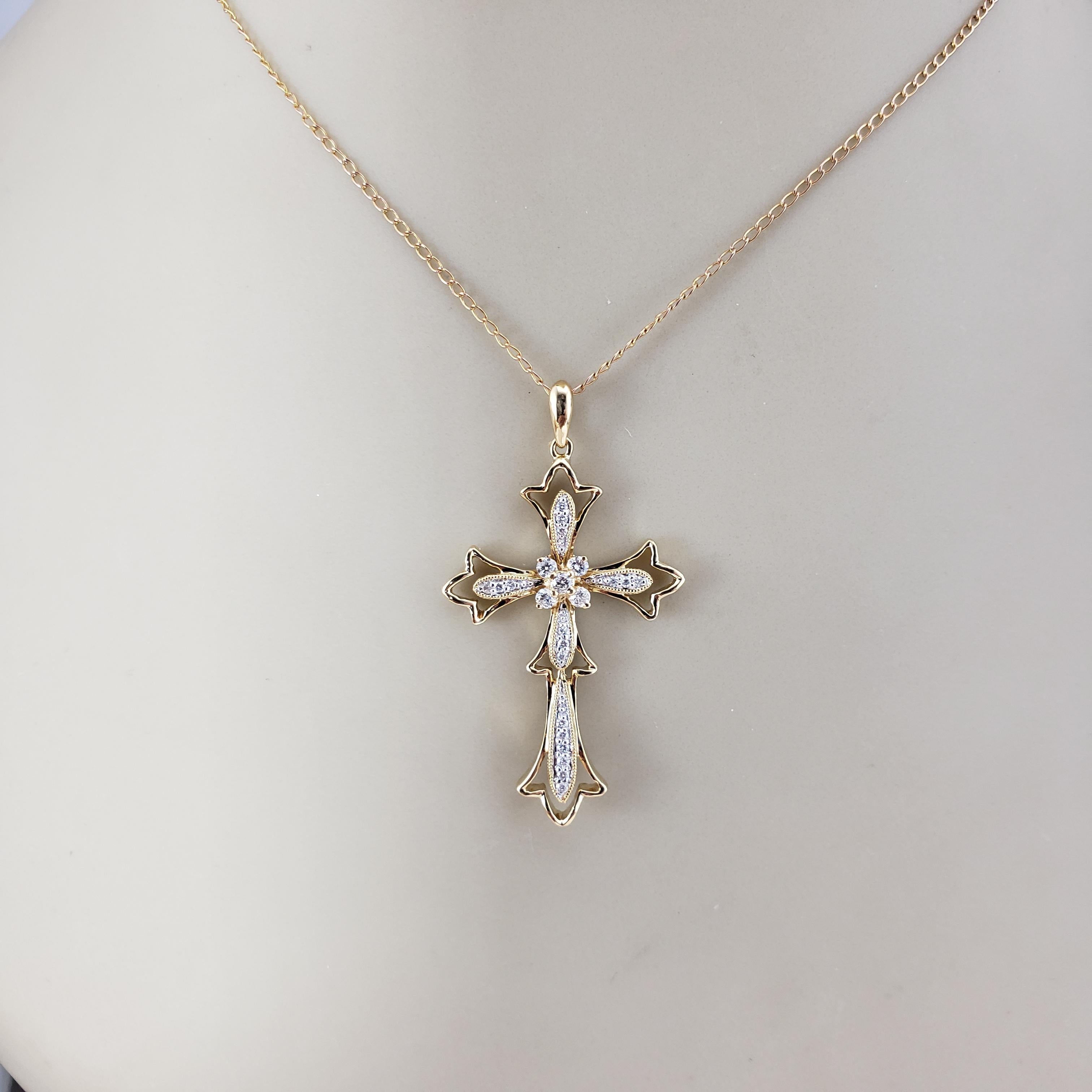 Colgante de oro amarillo de 18 quilates y cruz de diamantes #20505 en venta 3