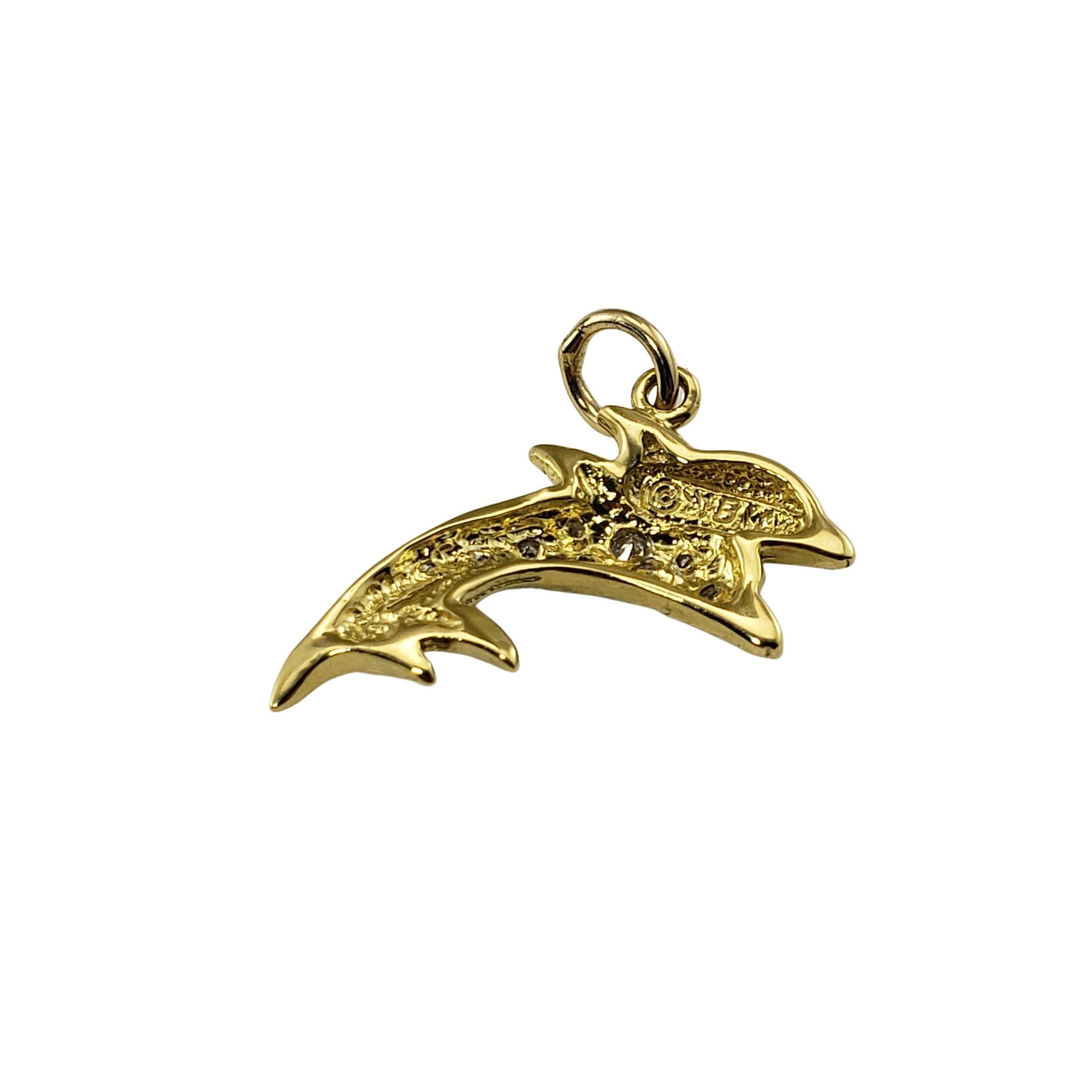 Donna Charm a forma di delfino in oro giallo 18 carati e diamanti in vendita