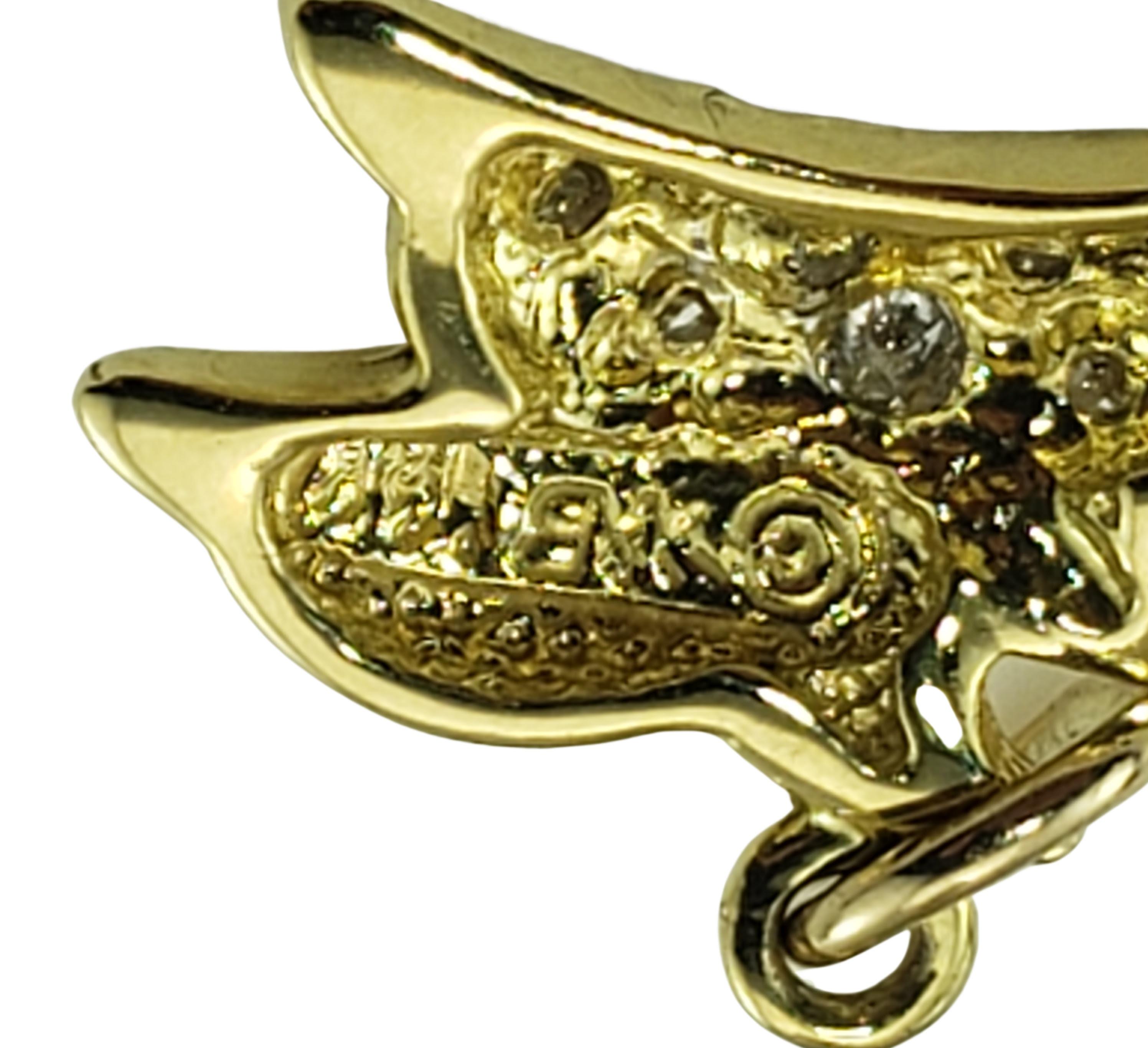 18 Karat Yellow Gold and Diamond Dolphin Charm In Good Condition For Sale In Washington Depot, CT