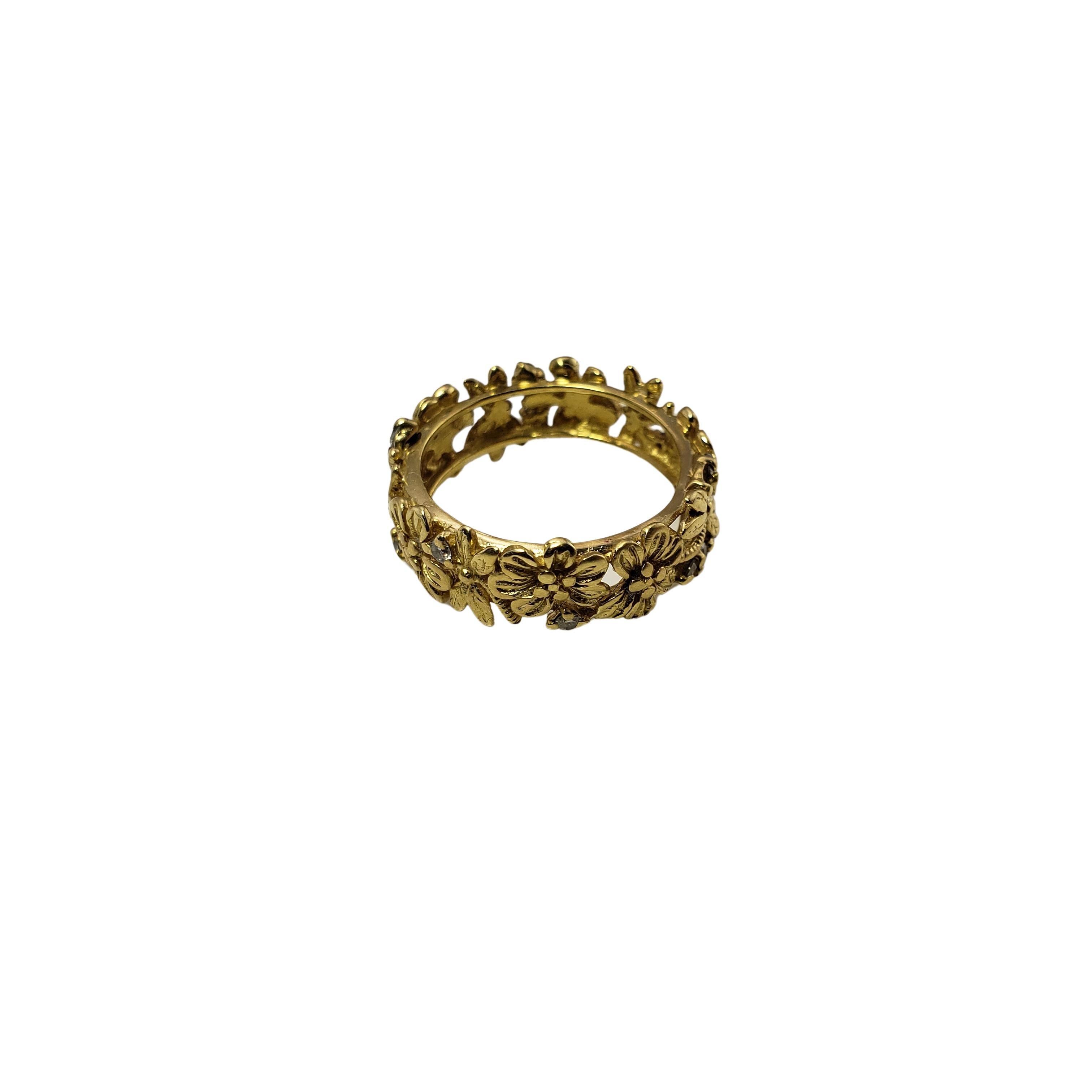 18 Karat Yellow Gold and Diamond Floral Band Ring In Good Condition In Washington Depot, CT