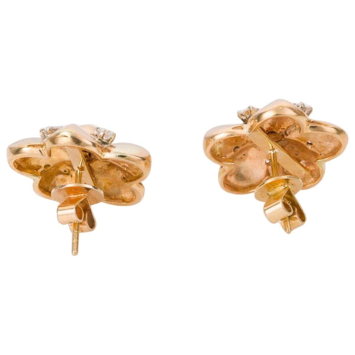 18 Karat Yellow Gold and Diamond Floral Stud Earrings In Good Condition For Sale In QLD , AU