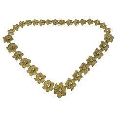 18 Karat Yellow Gold and Diamond Flower Necklace