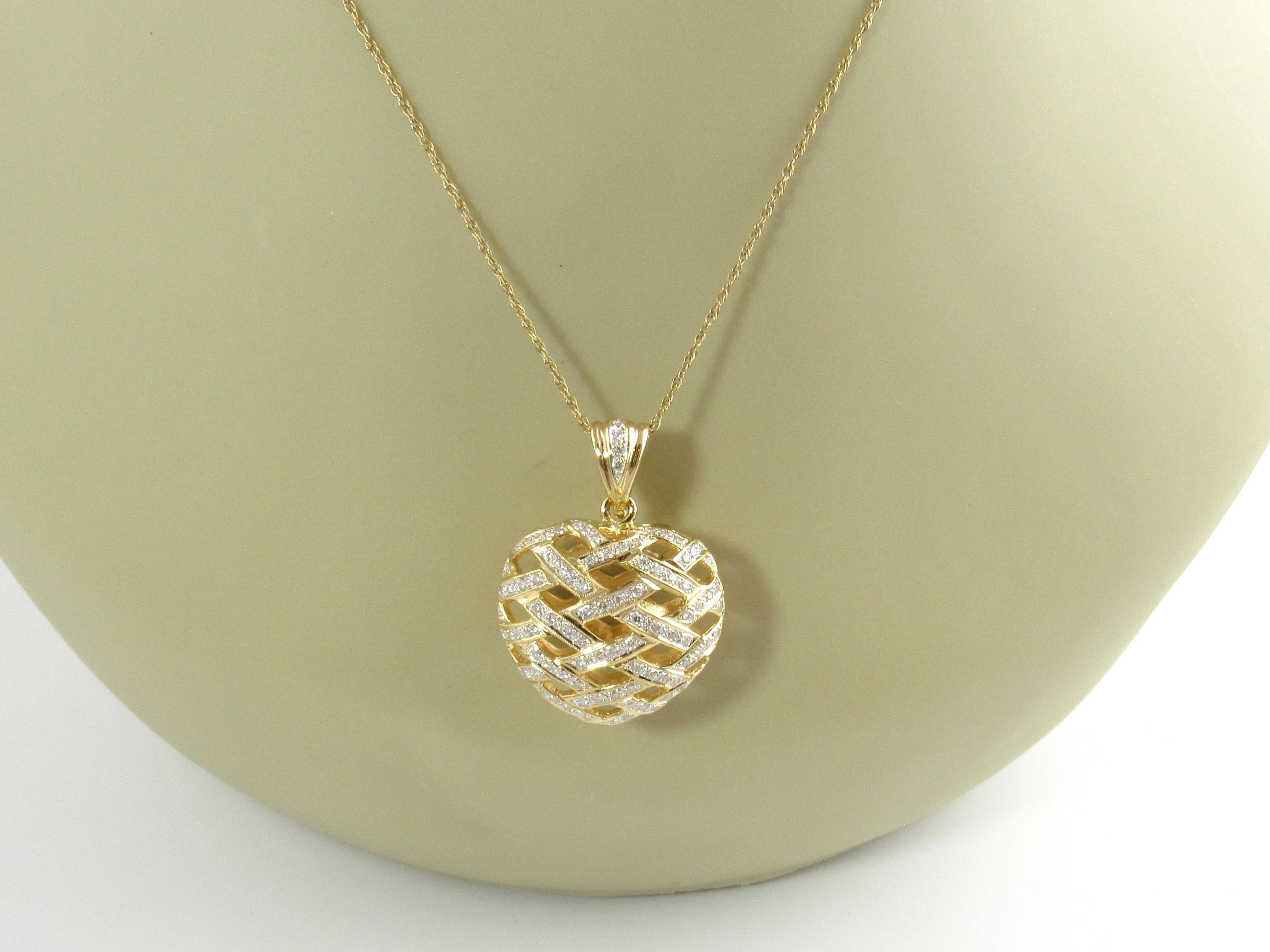 18 Karat Yellow Gold and Diamond Heart Pendant For Sale 3