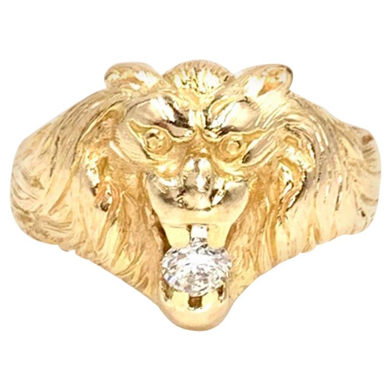18 Karat Yellow Gold and Diamond Lion Ring