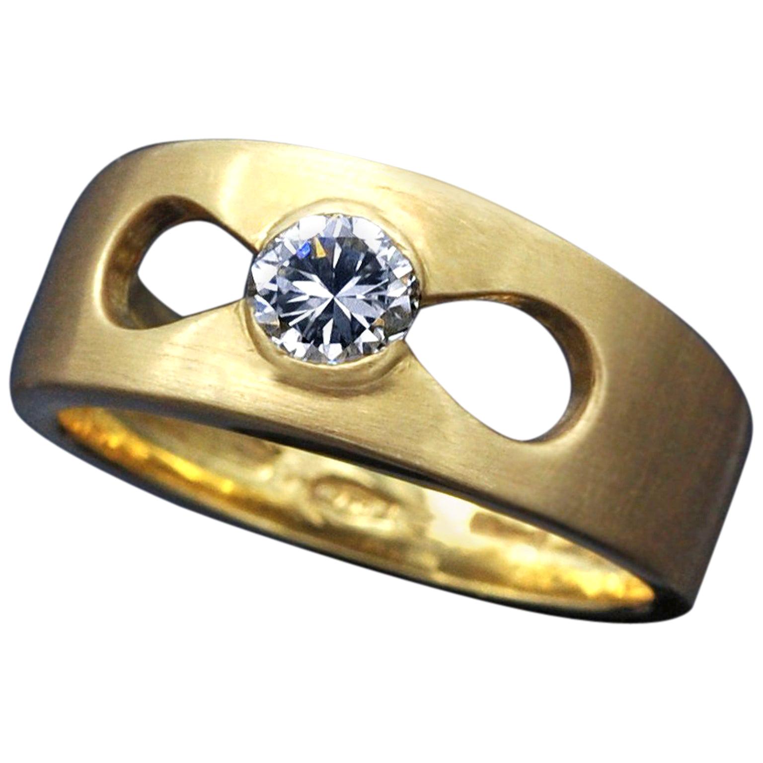 Modern 18-Karat Yellow Gold and Diamond Band Ring