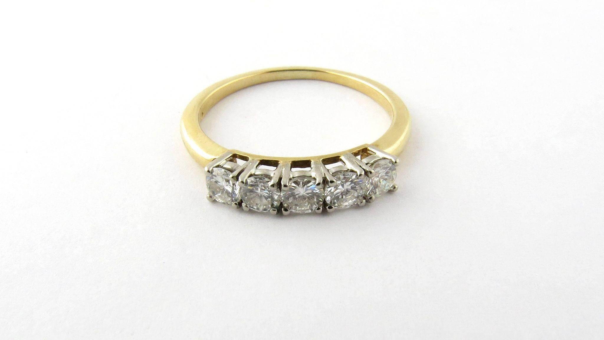 18 Karat Yellow Gold and Diamond Ring In Excellent Condition In Washington Depot, CT