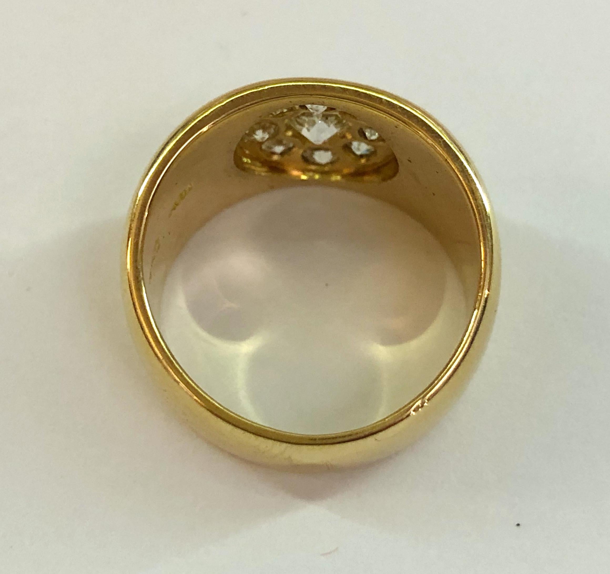 18 Karat Yellow Gold and Diamond Ring In Good Condition In Palm Springs, CA