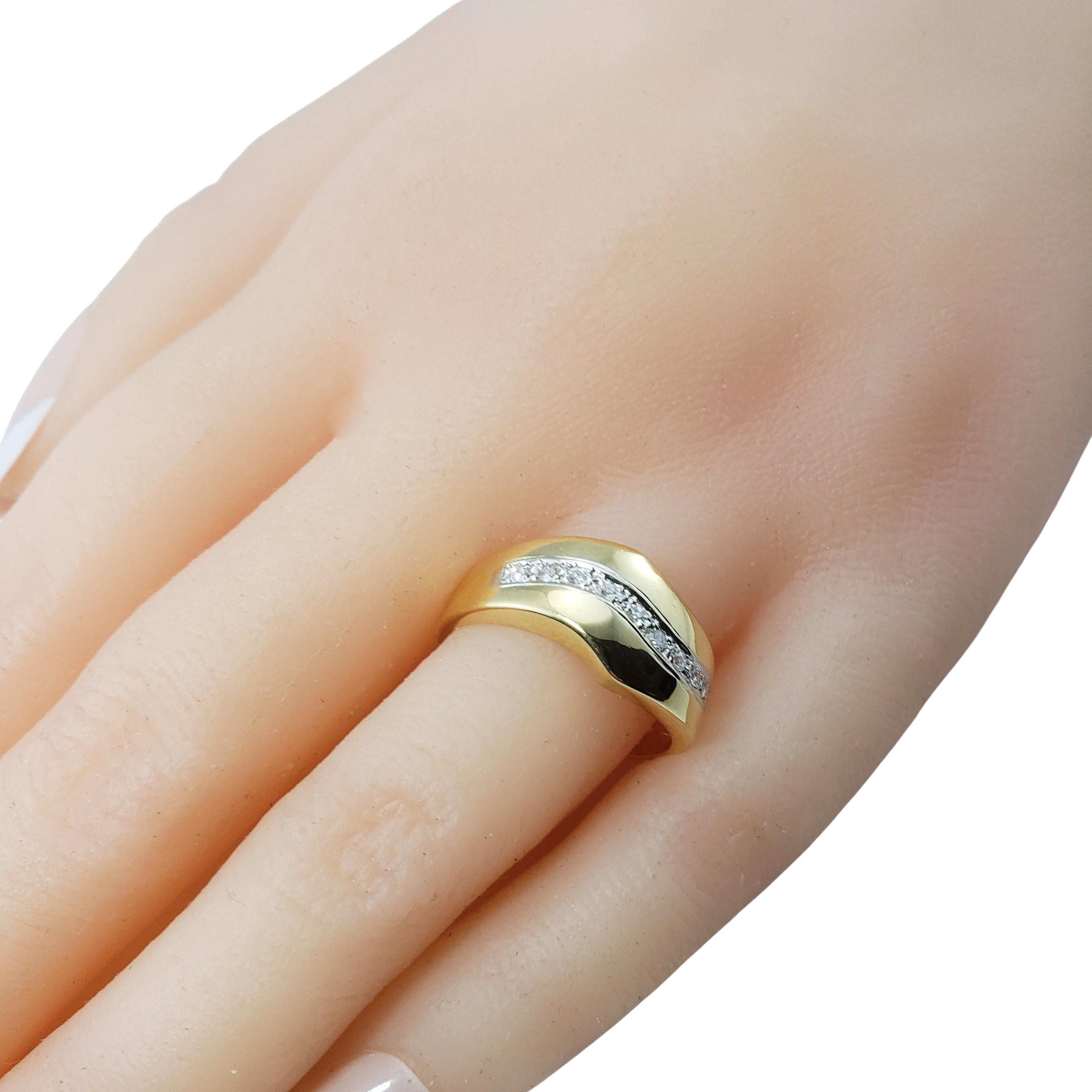 18 Karat Yellow Gold and Diamond Ring 4