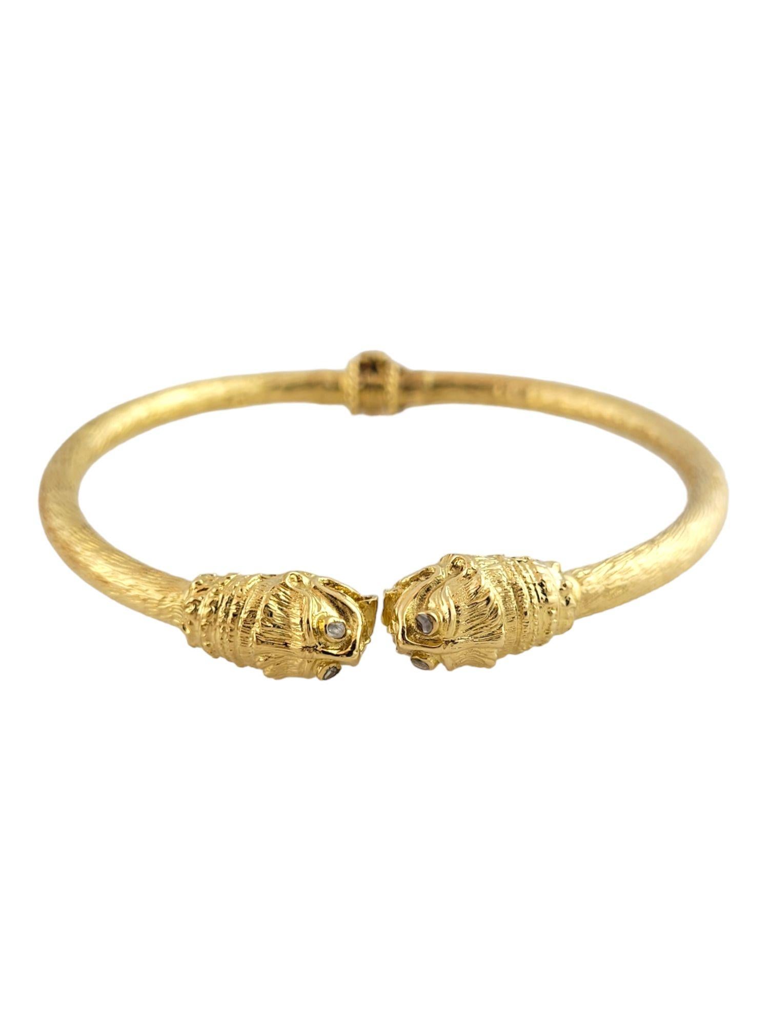 18 Karat Yellow Gold and Diamond Serpent Head Bangle Bracelet For Sale 2