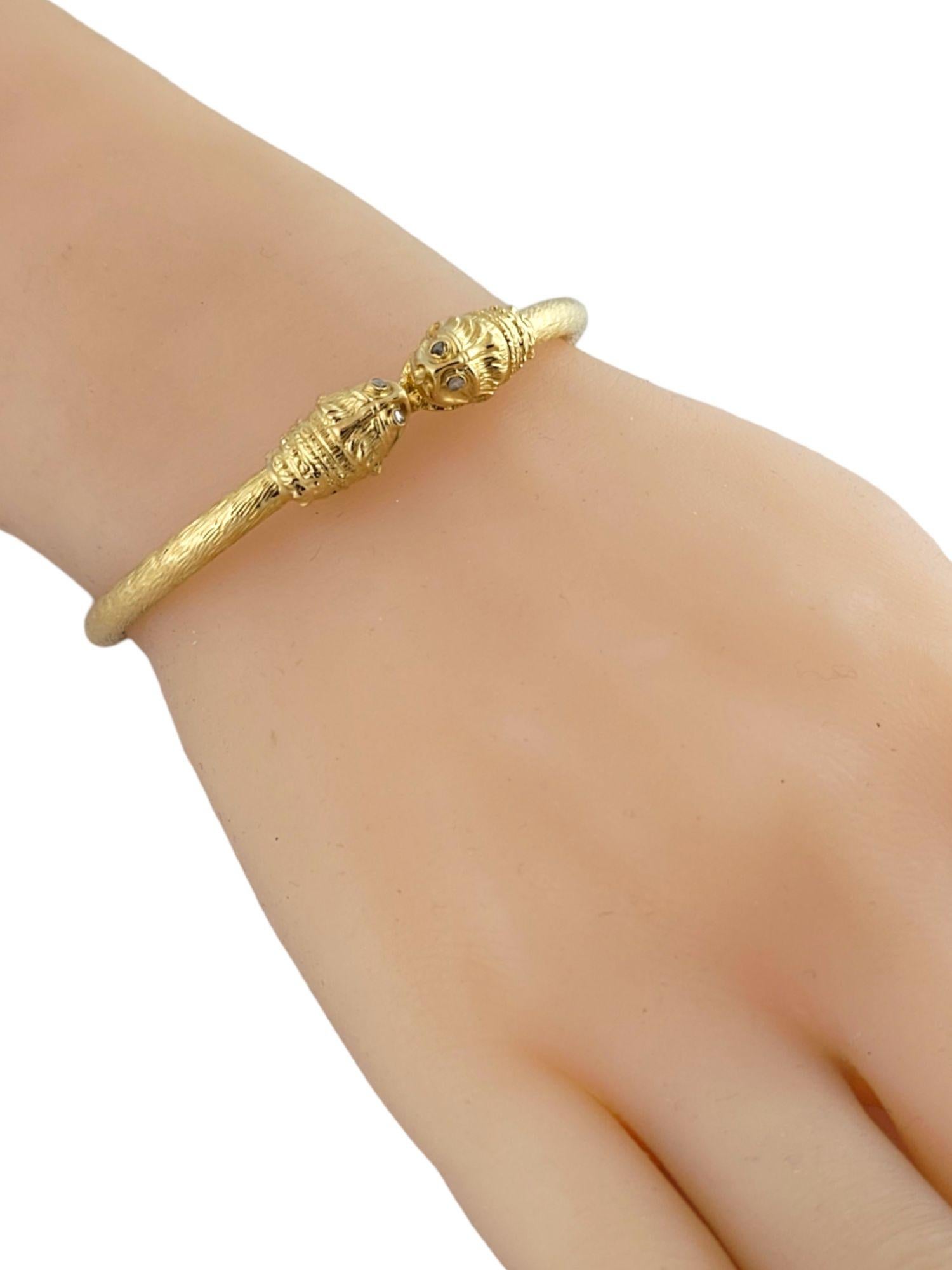 18 Karat Yellow Gold and Diamond Serpent Head Bangle Bracelet For Sale 5