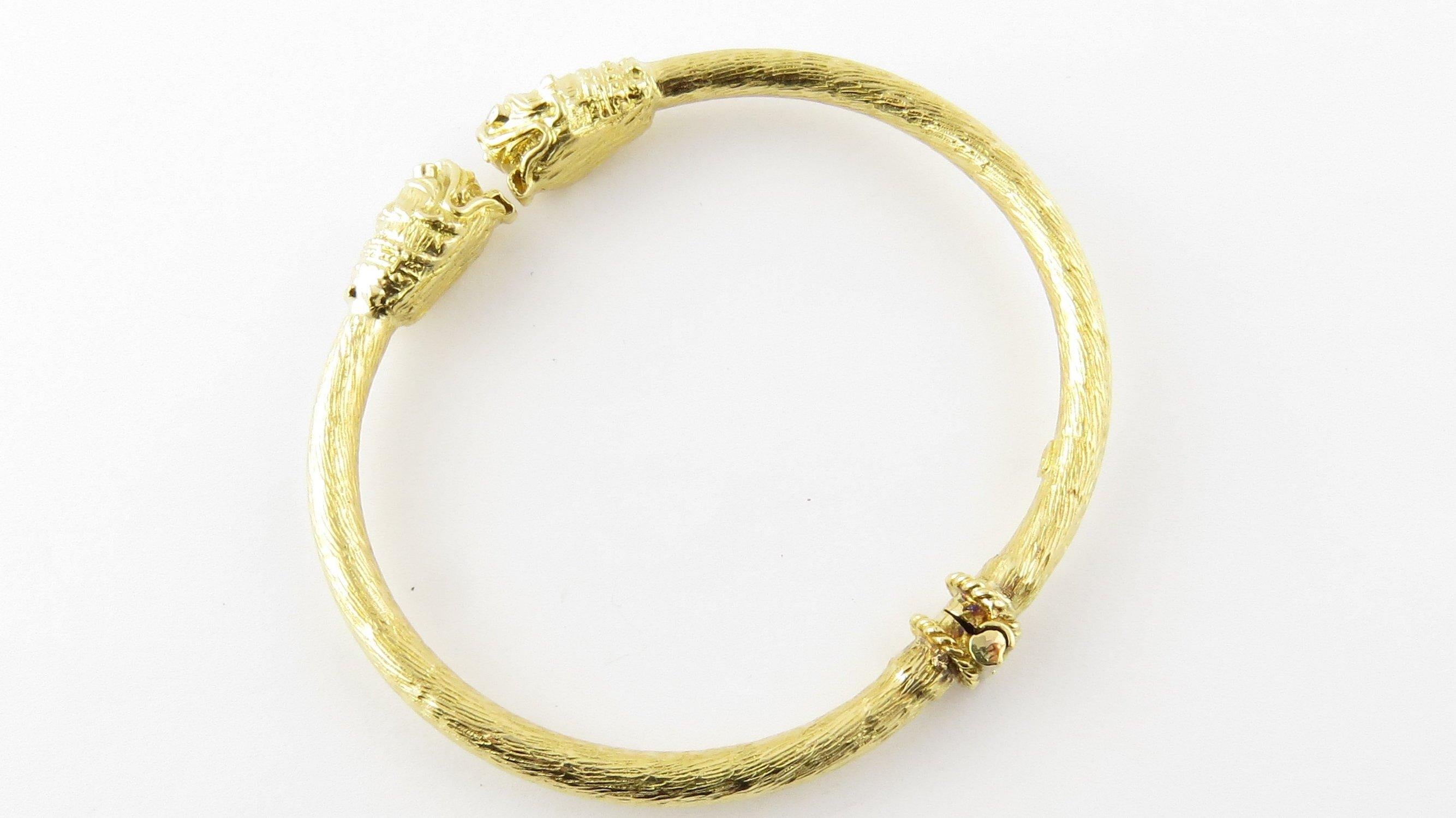 Bracelet jonc tête de serpent en or jaune 18 carats et diamants Pour femmes en vente