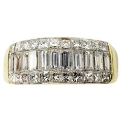 18 Karat Yellow Gold and Diamond Wedding Band Ring Size 8