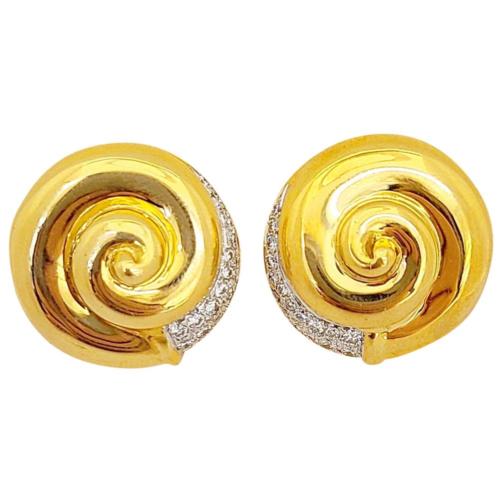 18 Karat Yellow Gold and Diamonds 0.65 Carat Swirl Button Earrings For Sale