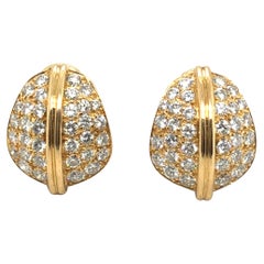 18 Karat Yellow Gold and Diamonds Earrings