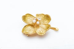 18 Karat Yellow Gold and Diamonds Four Leaf Clover Brooch