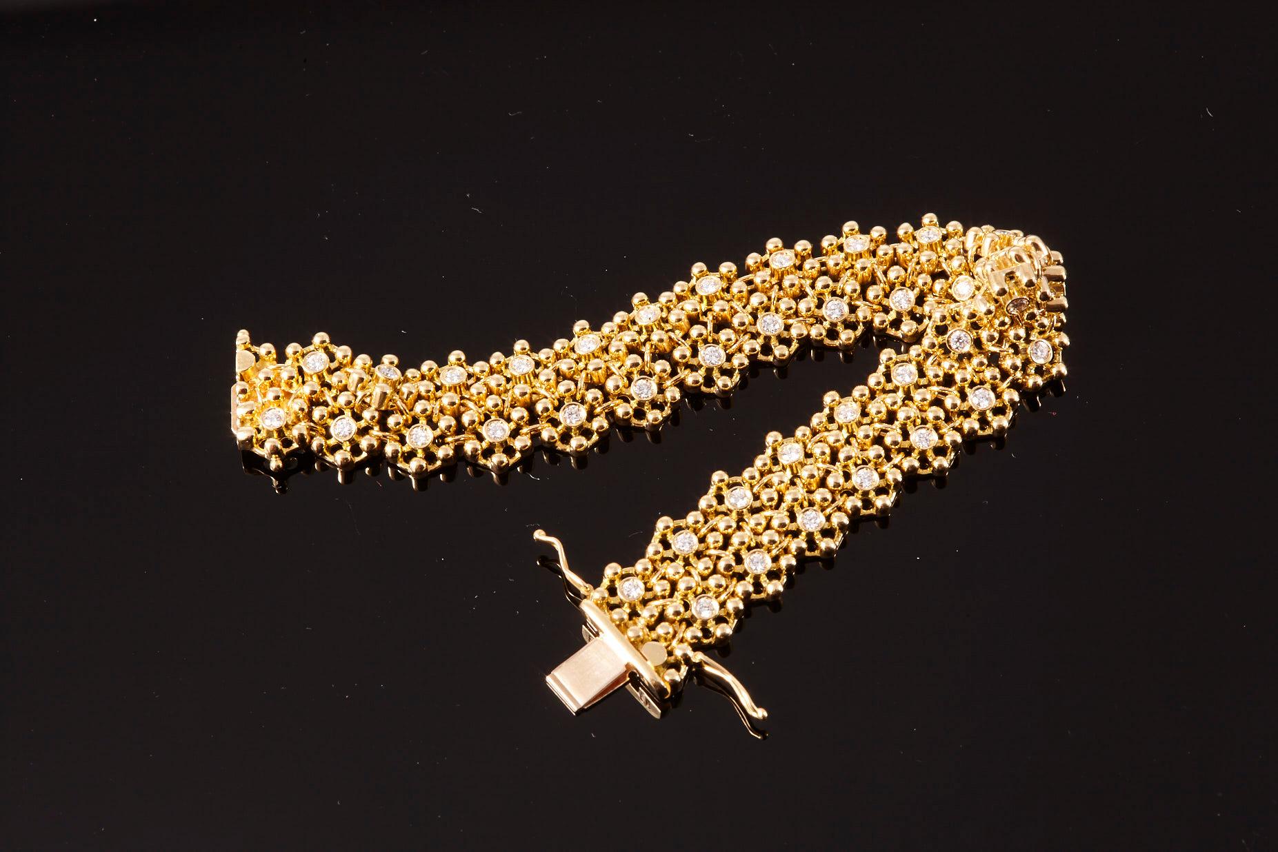 Artist 18 Karat Yellow Gold and Diamonds Link Bracelet For Sale