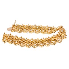 18 Karat Yellow Gold and Diamonds Link Bracelet