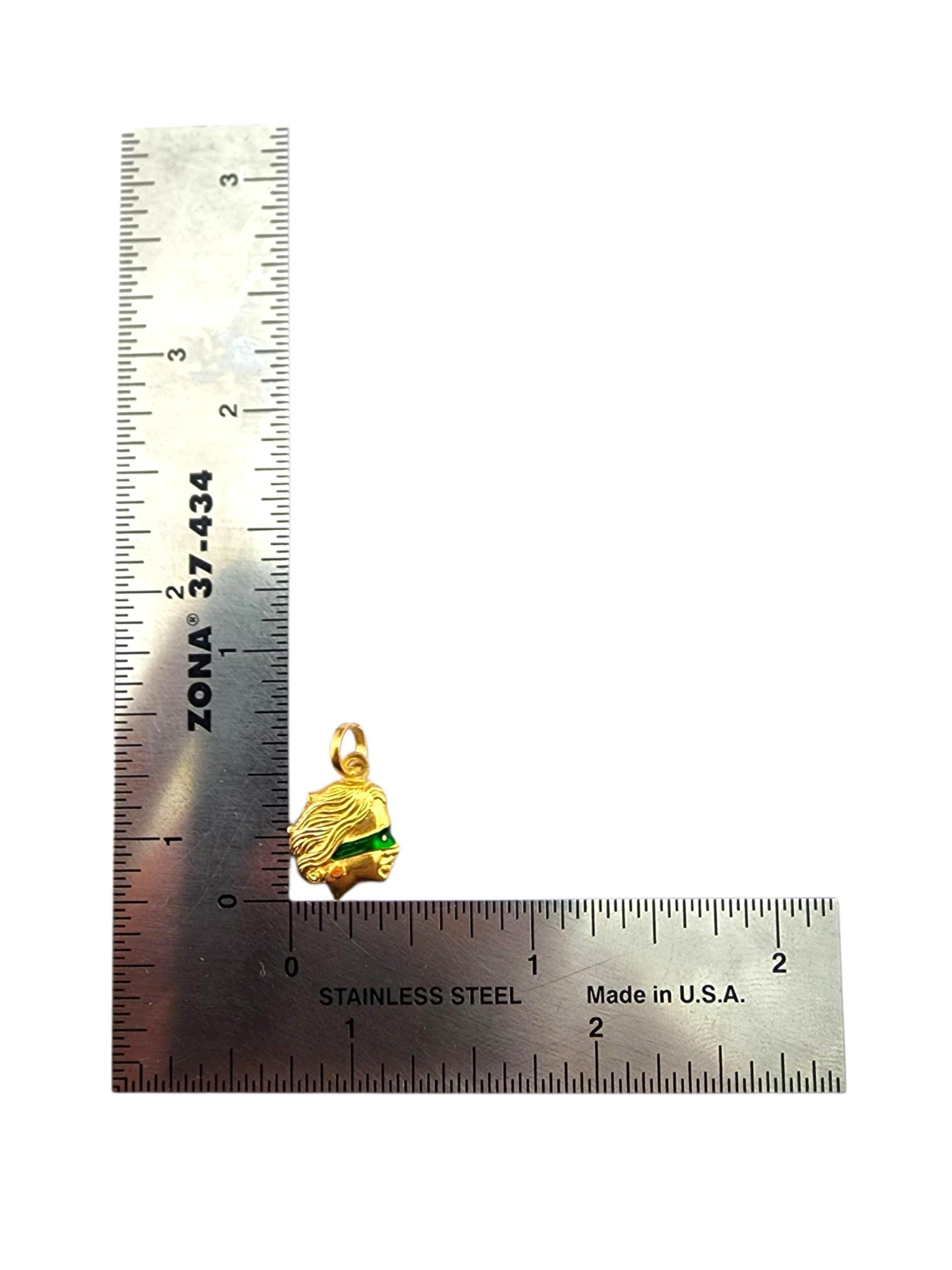 Pendentif Justice aveugle en or jaune 18 carats et émail #23178 en vente 3