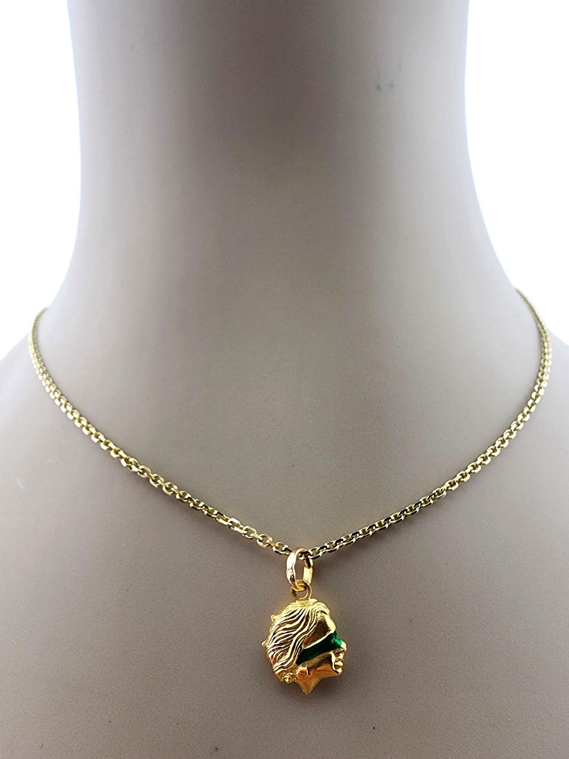 Pendentif Justice aveugle en or jaune 18 carats et émail #23178 en vente 4